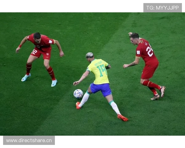 拉菲尼亚 vs 安东尼：右边锋战术适配与进攻效率对比