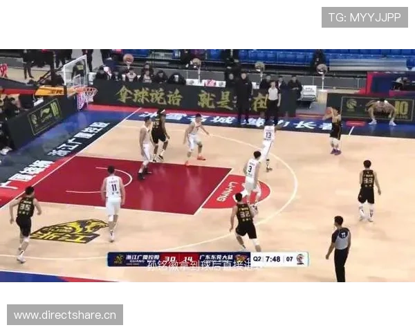 篮球身体接触判罚规则深度解读：合法与犯规界限何在？